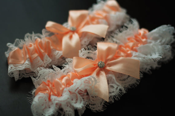 Peach Bridal Garter Set \ Ivory Lace Wedding Garter Set \ Ivory Toss and Keepsake Garter \ Lace Bridal Garters \ Peach Prom Garter