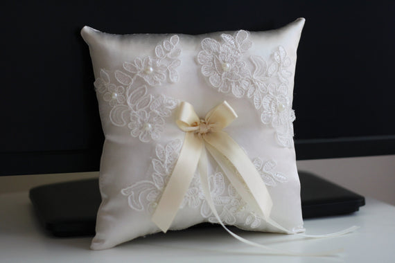 Ivory Ring Bearer Pillow \ Lace Wedding Pillow + Ivory Flower Girl Basket \ Lace Wedding Basket Pillow Set\ Lace Wedding Pillow for rings