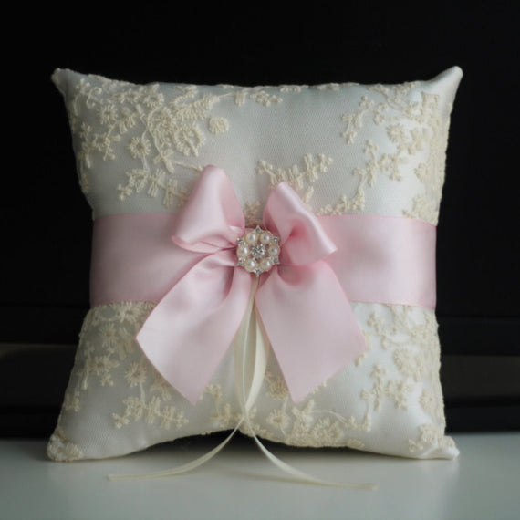 Blush Ring bearer pillow / Blush Wedding basket / Blush Flower Girl Basket / Ivory pink bearer Pillow / Lace Wedding Pillow Basket Set