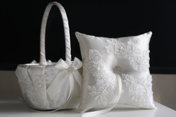 White wedding Basket / White Ring Bearer Pillow / White Lace Basket / White Lace Wedding Pillow / white Flower Girl Basket Pillow Set