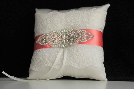 Coral Ring Bearer Pillow / Jewel wedding pillow / Ivory Coral Bearer / Ivory Coral Wedding Pillow / Lace Coral Bearer / Lace Ring Holder