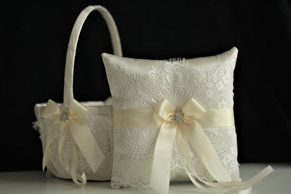 Ivory Wedding Basket / Ivory Lace Basket / Ivory flower girl basket / Lace Ring Pillow / Lace Wedding Basket / Ivory Ring Bearer Basket Set