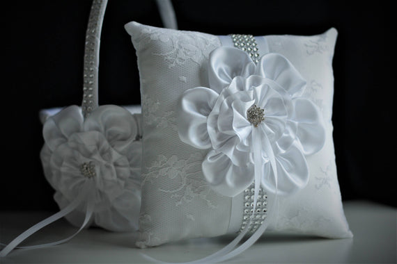 Ring Bearer Pillow, White Flower Girl Basket, White Ring Pillow, White Bearer Pillow, Flower Ring Holder, White Wedding basket for wedding