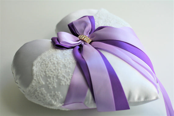 Heart Ring Bearer / Purple Ring Pillow / Heart Ring Pillow / Violet Ring Bearer Pillow / Purple Gold Bearer / Purple Heart Bearer Pillow