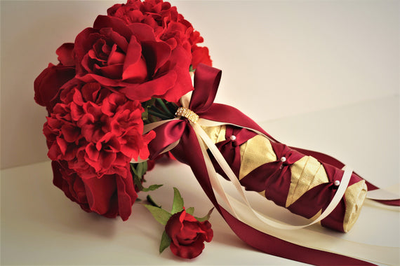 Red Brides Bouquet / Red Wedding Bouquet / Bridesmaid Bouquets / Red Roses Bouquet / Dark Red Bouquet / Burgundy Bouquet / Gold Red Bouquet