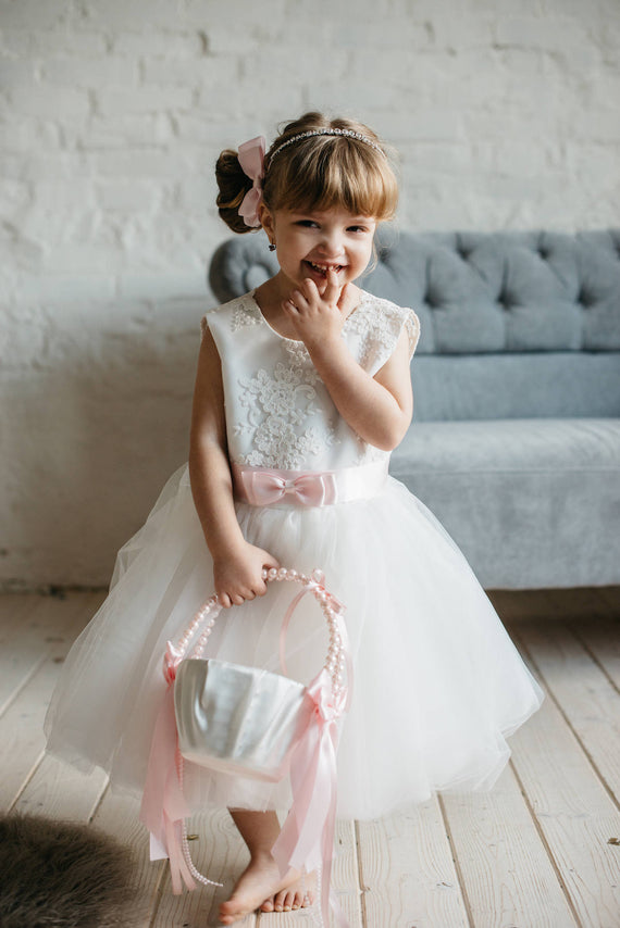 Flower Girl Basket / Blush Pink Bows with Pearl Handle