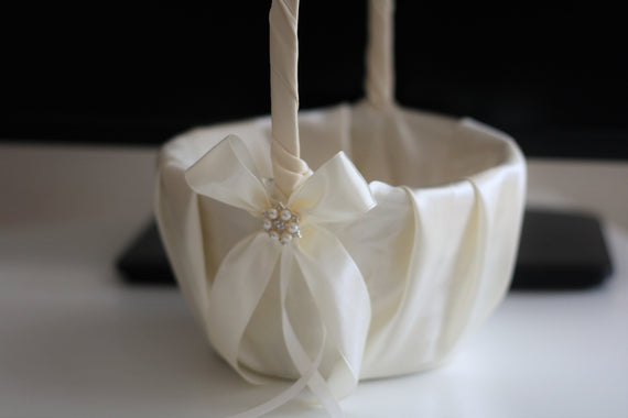 Ivory Flower girl Basket, Ivory Wedding Basket, Flower Girl Baskets, Basket for flower Girl Gift, Proposal, Ivory Lace Basket Wedding Gift