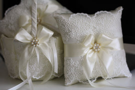 Ivory Flower Girl Basket Gift for Wedding / Lace Wedding Basket Ivory / Flower girl Gift, Proposal / Flower Girl Baskets / Ivory Baskets