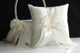 Flower Girls Basket, Flower Girl Gift, Off White Basket, flower girl bag, twig basket, small basket wedding flower girl proposal pail bucket